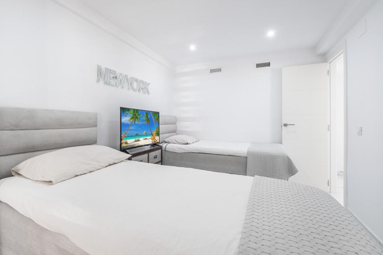 Copacabana Deluxe 1-A Levante Beach Benidorm Bagian luar foto